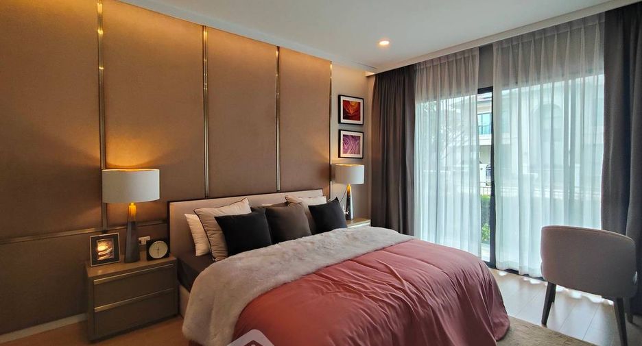 For sale 4 bedrooms townhouse in Mueang Samut Sakhon, Samut Sakhon