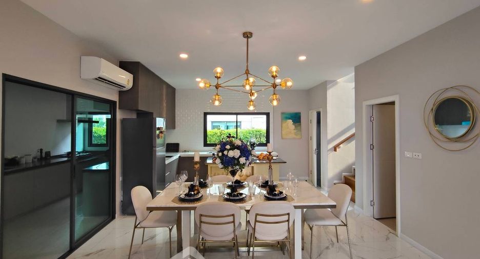 For sale 4 bedrooms townhouse in Mueang Samut Sakhon, Samut Sakhon