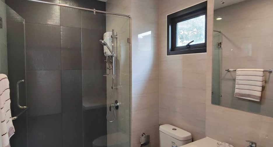 For sale 4 bedrooms townhouse in Mueang Samut Sakhon, Samut Sakhon