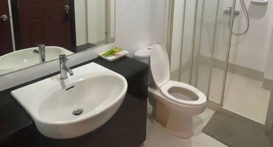 For sale 3 bedrooms condo in Phaya Thai, Bangkok