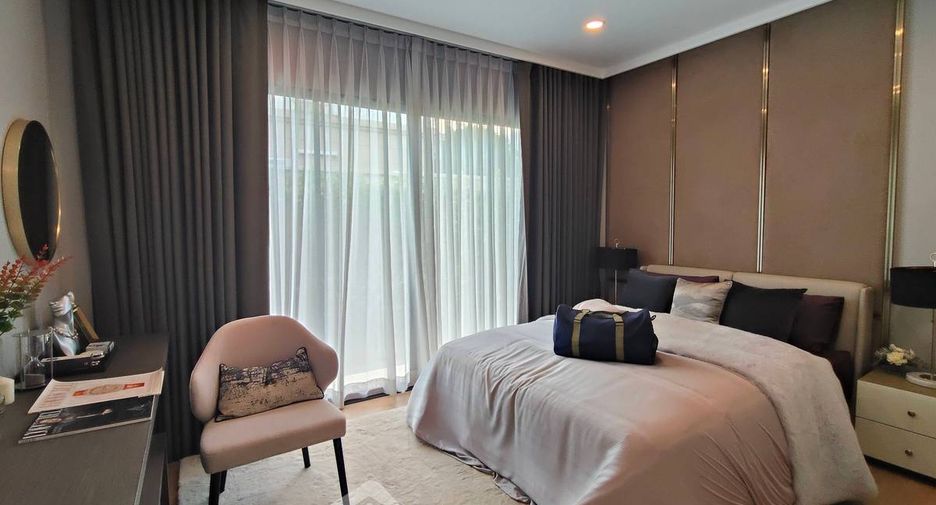 For sale 4 bedrooms townhouse in Mueang Samut Sakhon, Samut Sakhon