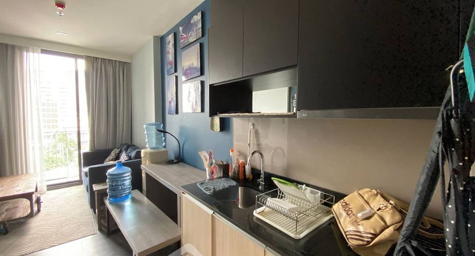 For sale 1 bed condo in Khlong Toei, Bangkok