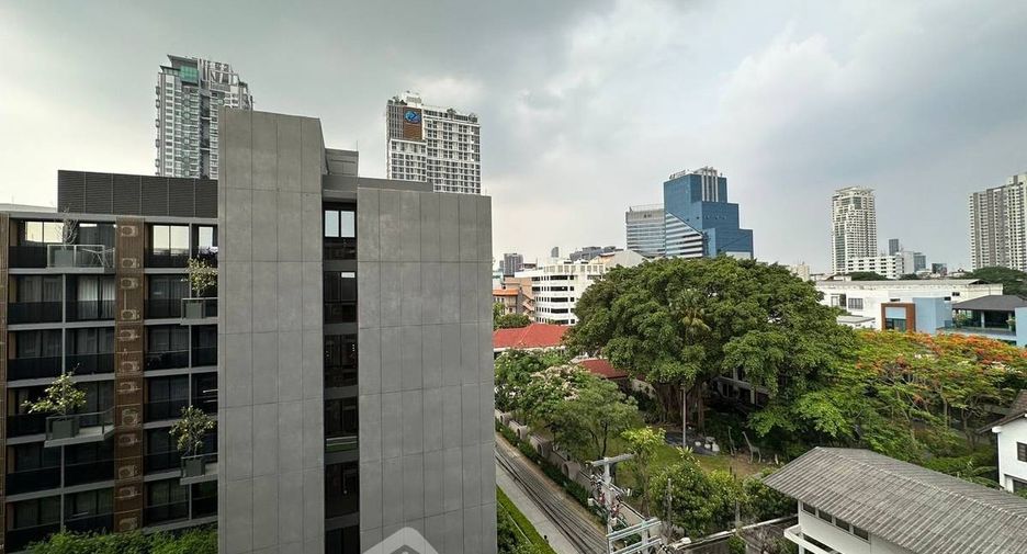 For rent and for sale 1 bed condo in Khlong Toei, Bangkok