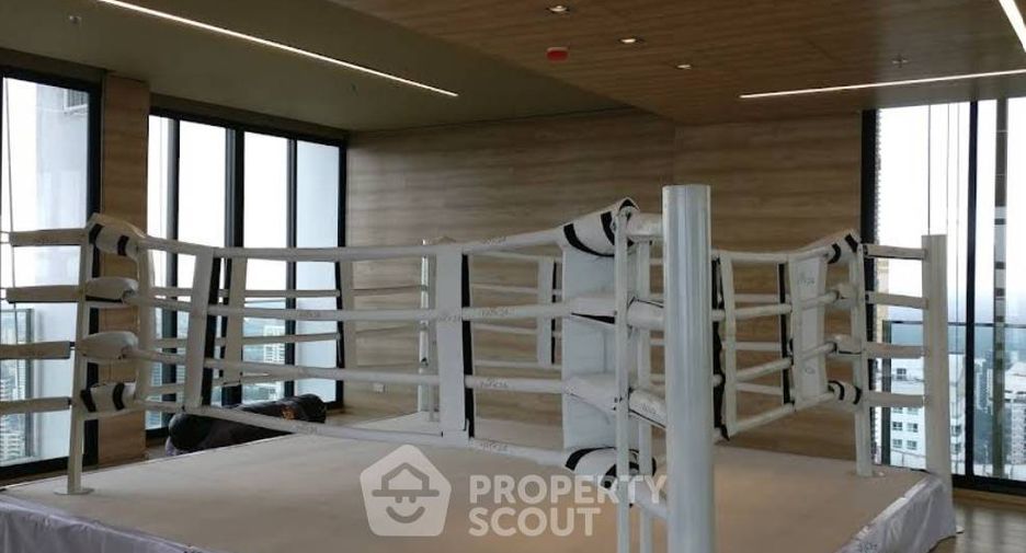 For sale 1 bed condo in Khlong Toei, Bangkok