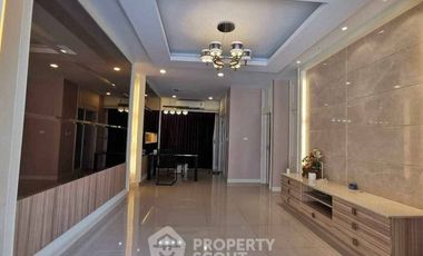 For rent and for sale 3 bedrooms townhouse in Wang Thonglang, Bangkok