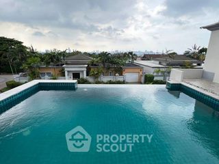 Villa en alquiler y en venta de 5 habitaciones en Bang Lamung, Chonburi