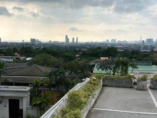 Villa en alquiler y en venta de 5 habitaciones en Bang Lamung, Chonburi