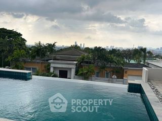 Villa en alquiler y en venta de 5 habitaciones en Bang Lamung, Chonburi