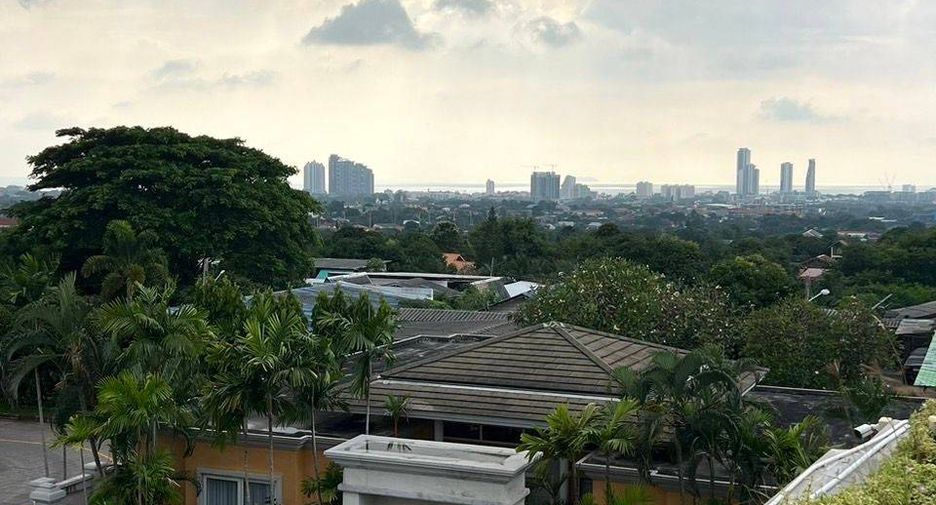 For rent and for sale 5 bedrooms villa in Bang Lamung, Chonburi