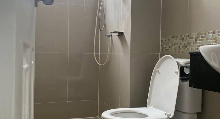 For sale 2 bedrooms condo in Bang Kapi, Bangkok