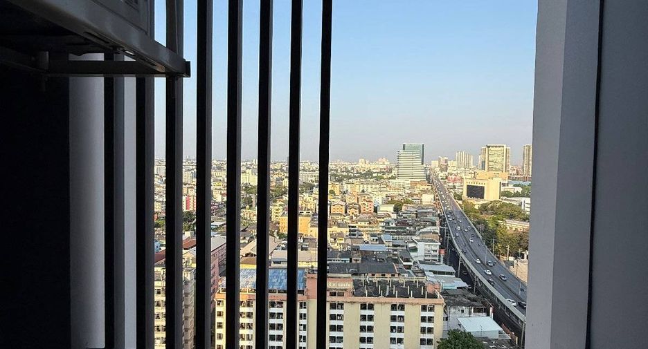 For sale 1 bed condo in Bang Kapi, Bangkok