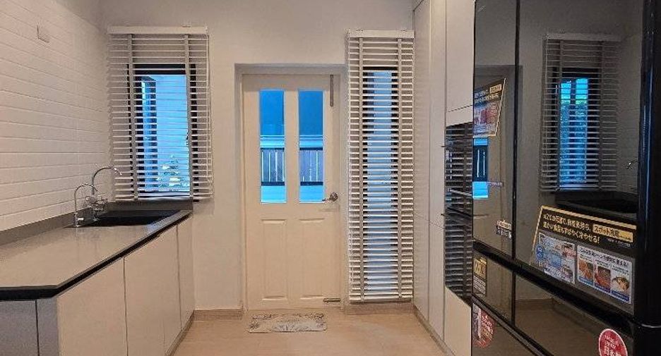 Casa en venta de 4 habitaciones en Sai Mai, Bangkok