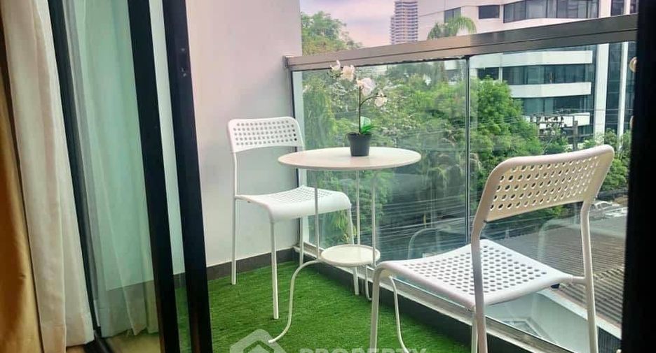 For sale 1 bed condo in Khlong Toei, Bangkok