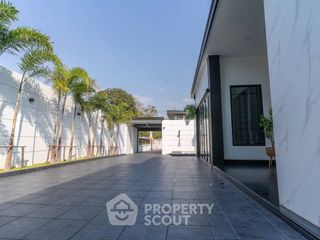 For sale 4 bedrooms villa in Bang Lamung, Chonburi