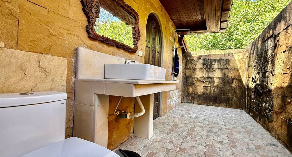 Haus zum Kauf mit 4 Zimmer in Sattahip, Chonburi