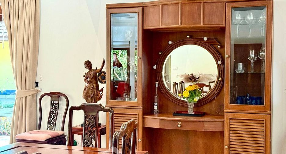 Haus zum Kauf mit 4 Zimmer in Sattahip, Chonburi