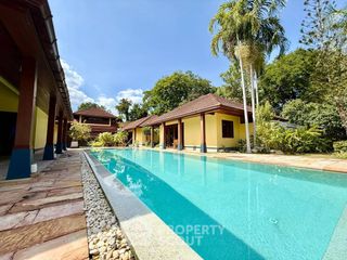 Haus zum Kauf mit 4 Zimmer in Bang Saray, Pattaya
