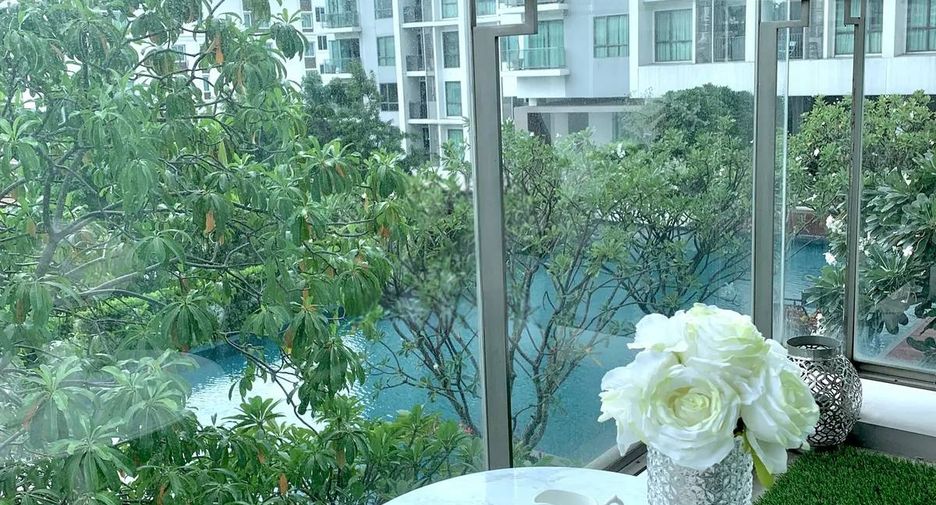 For sale 2 bedrooms condo in Phra Khanong, Bangkok