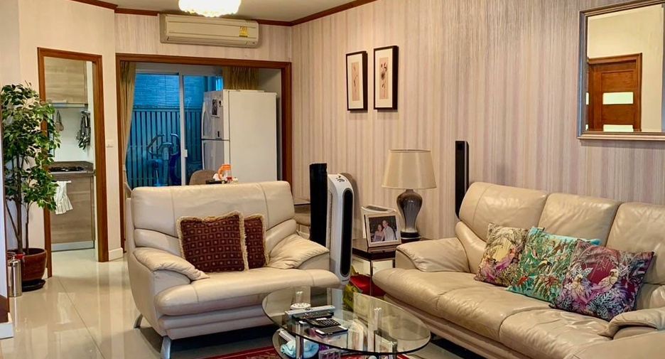 For sale 3 bedrooms townhouse in Bueng Kum, Bangkok