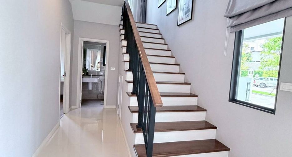For sale 4 bedrooms house in Saphan Sung, Bangkok