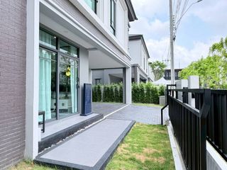 For sale 4 bedrooms house in Lat Krabang, Bangkok