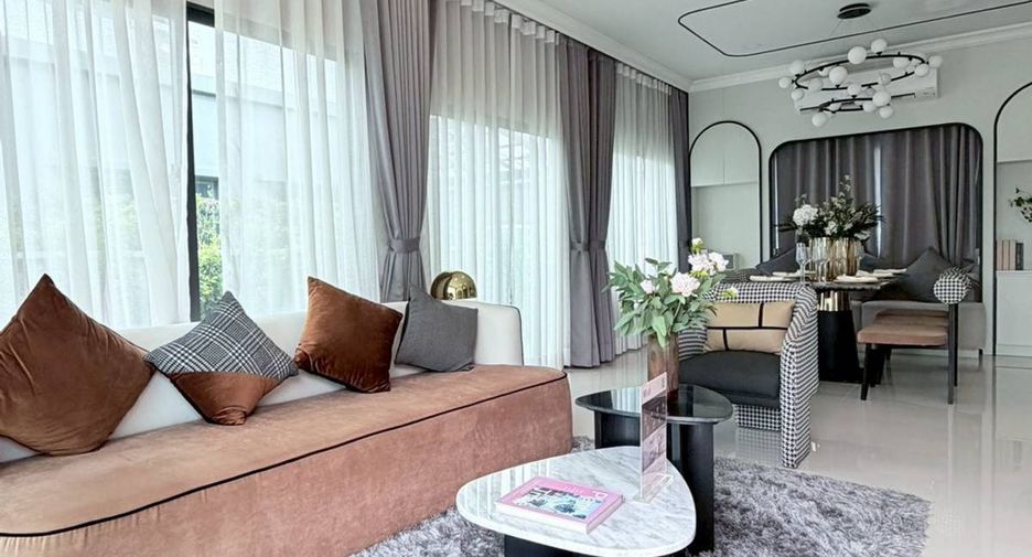 For sale 4 bedrooms house in Saphan Sung, Bangkok