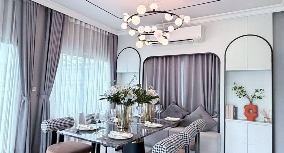 For sale 4 bedrooms house in Saphan Sung, Bangkok