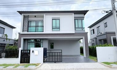Haus zum Kauf mit 4 Zimmer in Saphan Sung, Bangkok