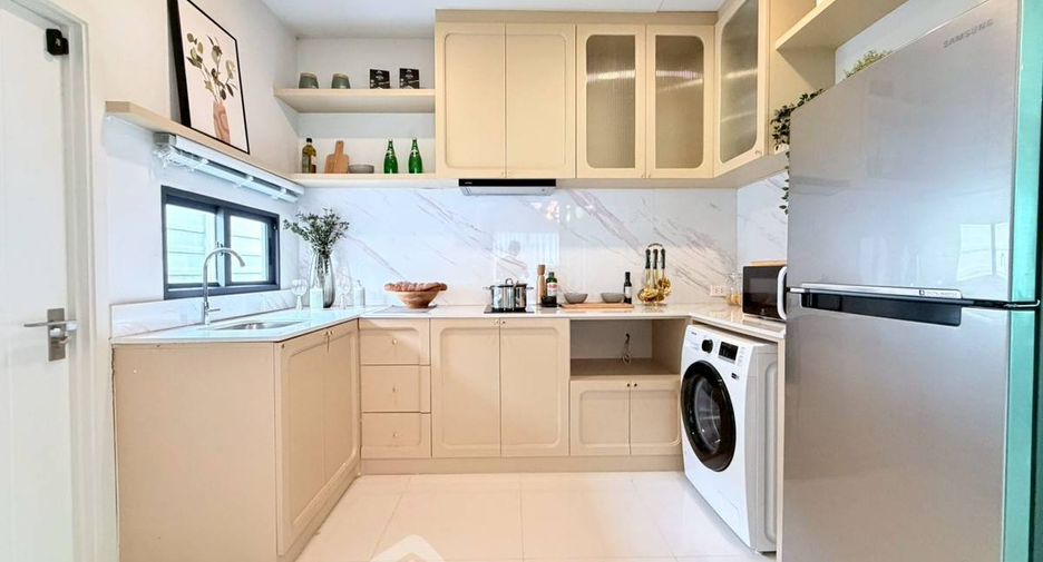 For sale 4 bedrooms house in Saphan Sung, Bangkok