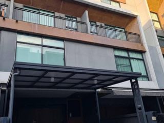 For sale 3 bedrooms townhouse in Yan Nawa, Bangkok