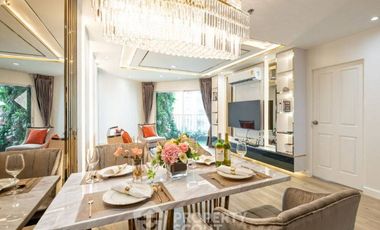 À vendre 3 chambres condo à Huai Khwang, Bangkok