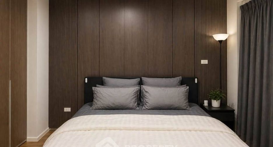 For sale 1 bed condo in Phra Khanong, Bangkok