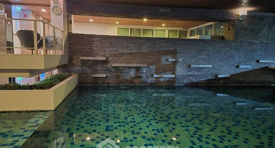 For sale 1 bed condo in Phra Khanong, Bangkok