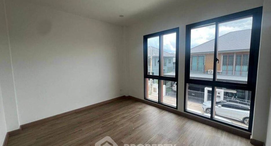 Casa en venta de 4 habitaciones en East Pattaya, Pattaya