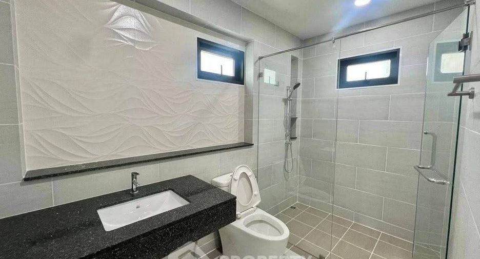 Casa en venta de 4 habitaciones en East Pattaya, Pattaya