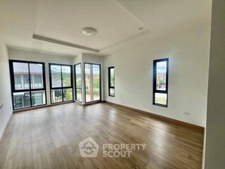 Casa en venta de 4 habitaciones en East Pattaya, Pattaya
