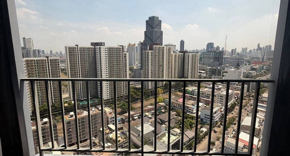 For rent and for sale 2 bedrooms condo in Huai Khwang, Bangkok