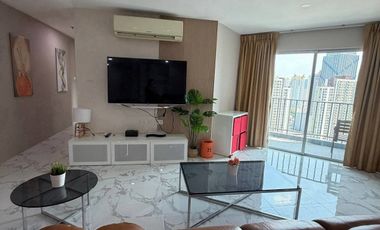 À vendre 2 chambres condo à Huai Khwang, Bangkok