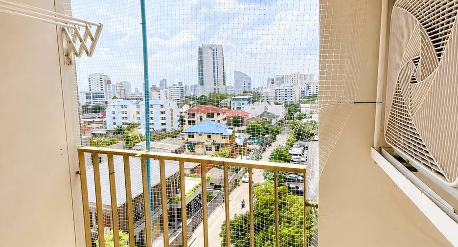 For sale 2 bedrooms condo in Phaya Thai, Bangkok