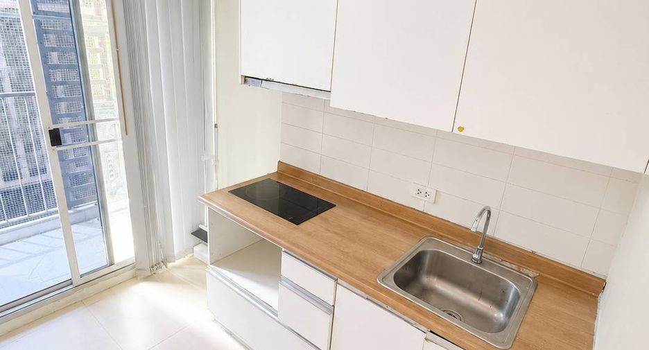 For sale 2 bedrooms condo in Phaya Thai, Bangkok