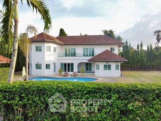 À louer et à vendre 5 chambres villa à Bang Lamung, Chonburi