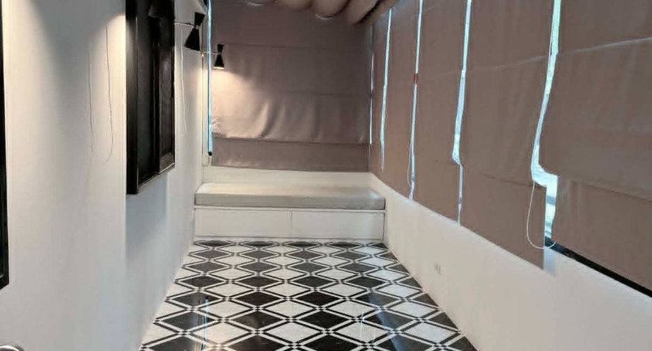 For sale 3 bedrooms townhouse in Wang Thonglang, Bangkok