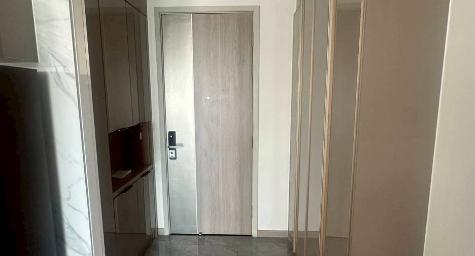 For rent and for sale 3 bedrooms condo in Huai Khwang, Bangkok