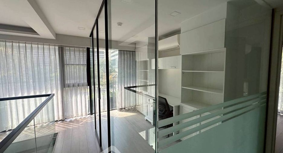 For rent and for sale 3 bedrooms condo in Huai Khwang, Bangkok