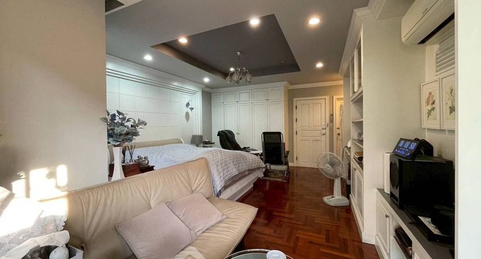 À vendre 5 chambres maison de ville à Bang Lamung, Chonburi
