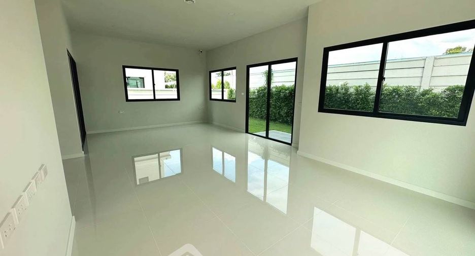For sale 4 bedrooms condo in Sai Mai, Bangkok