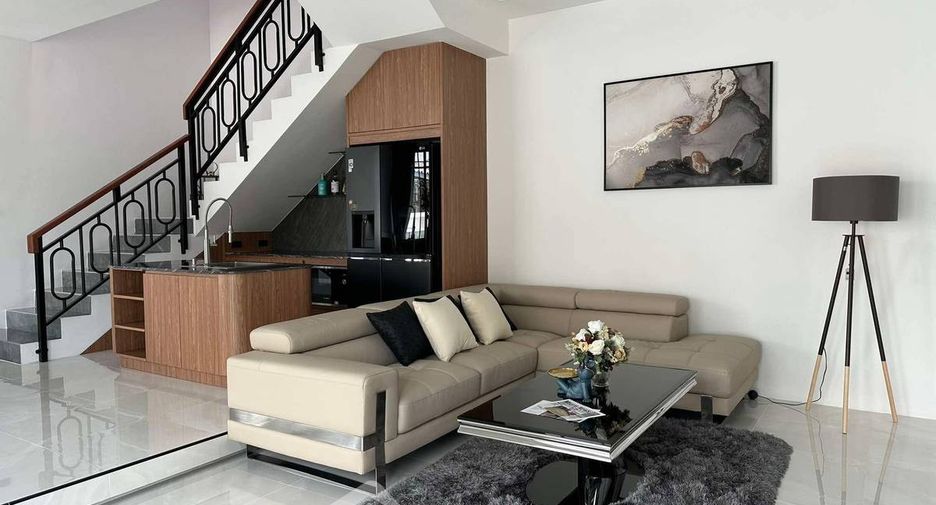 For sale 3 bedrooms condo in East Pattaya, Pattaya