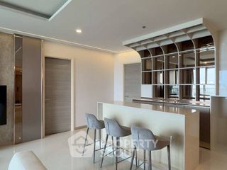 À vendre 2 chambres condo à Yan Nawa, Bangkok