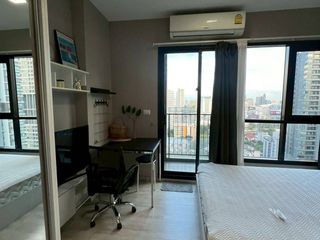 Продажа 1 кровать кондо в Хуаи Кхщанг, Бангкок