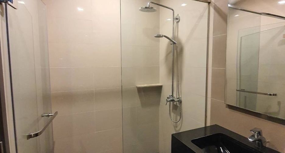 For rent and for sale 1 bed condo in Khlong Toei, Bangkok